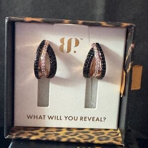 Bomb Party Earring -  Untamed - ER85532 Loop Of No Return